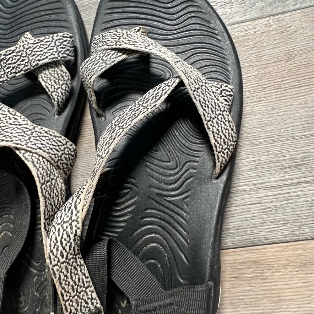 Chaco Women Sandals- W9‎
